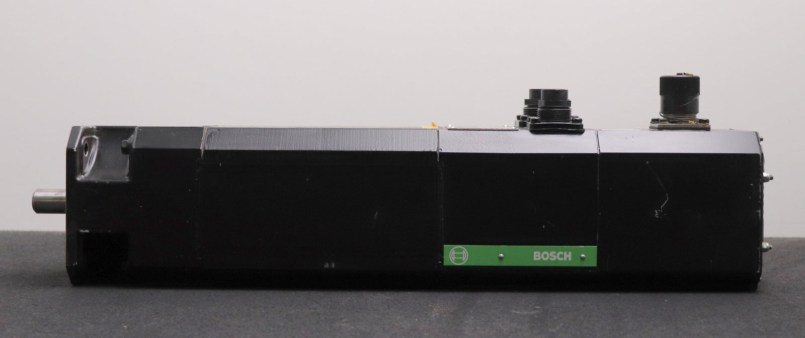 Bild des Artikels BOSCH-Bürstenloser-Servomotor-SD-B3.050.030-11.000-5Nm-I0=-5,3A-Tacho-2,7mVmin