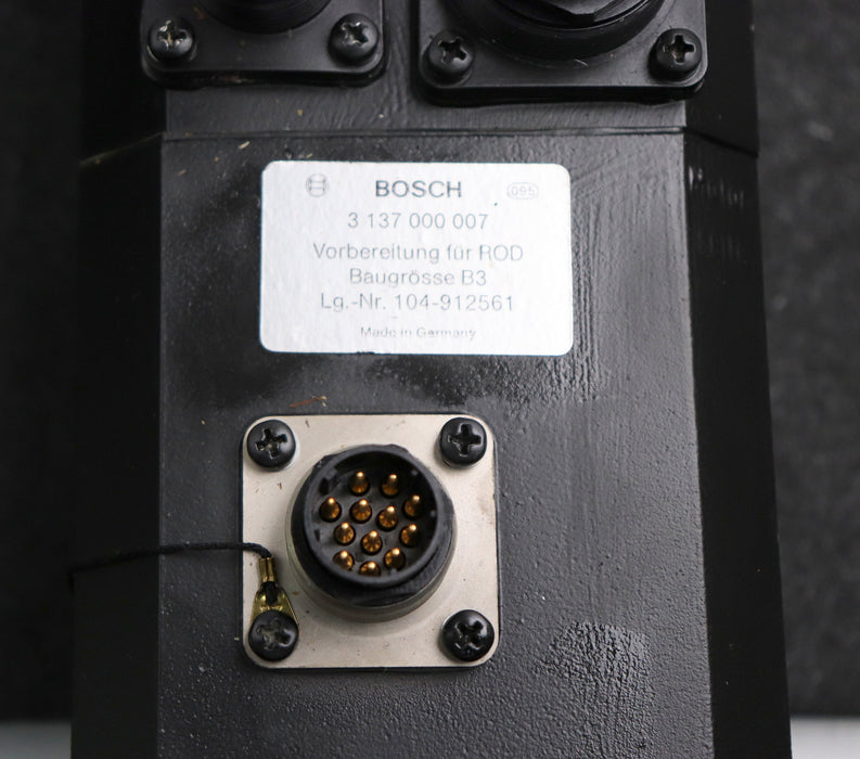 Bild des Artikels BOSCH-Bürstenloser-Servomotor-SD-B3.050.030-11.000-5Nm-I0=-5,3A-Tacho-2,7mVmin