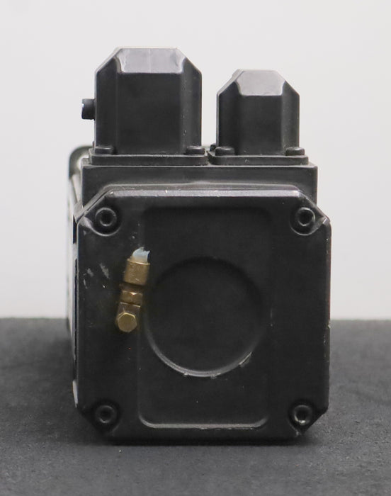 Bild des Artikels BOSCH-Bürstenloser-Servomotor-Typ-SE-B2.030.030-14.037-Drehmoment-4Nm