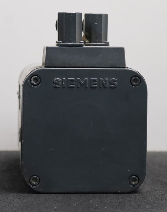 Bild des Artikels SIEMENS-Servomotor-1FT5062-1AF71-4AG0-Mo=-2,2/2,6Nm-S1=-3000U/min-Ui=-375V