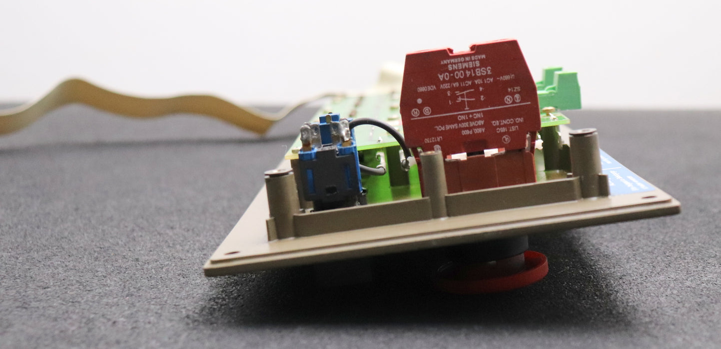 Bild des Artikels SIEMENS-Maschinensteuertafel-820T/TE-24VDC-6FC3238-3EF-mit-Verbindungskabel-85cm