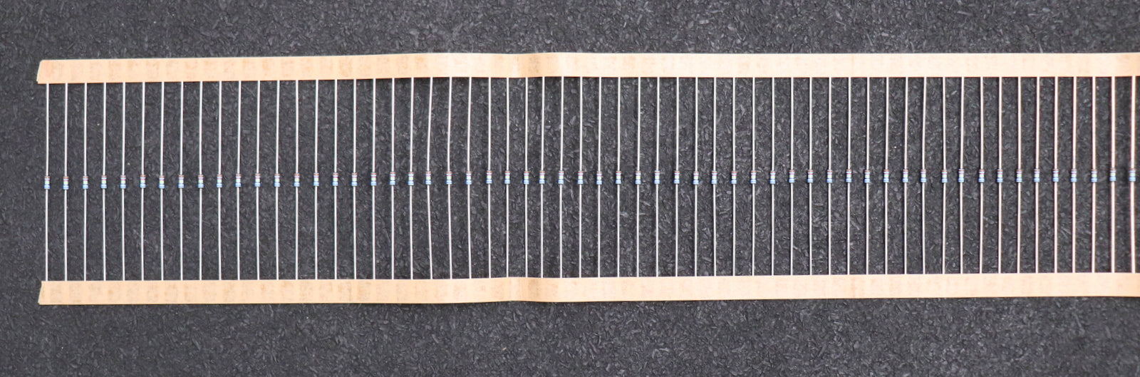 Bild des Artikels BEYSCHLAG-1000x-Widerstand-MBA-0204-50-Toleranz--±1%-60,4kOhm-unbenutzt-in-OVP