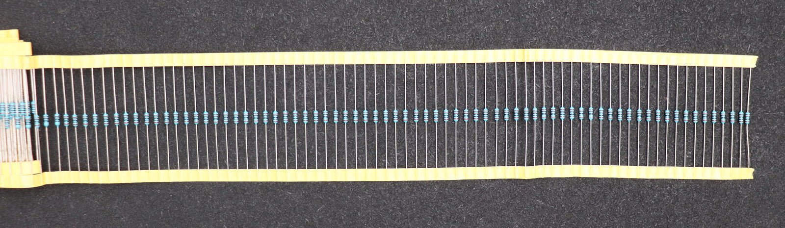 Bild des Artikels ASJ-1000x-Wiederstand-MF0207-Toleranz--±1%-110kOhm-0,6W-unbenutzt-in-OVP