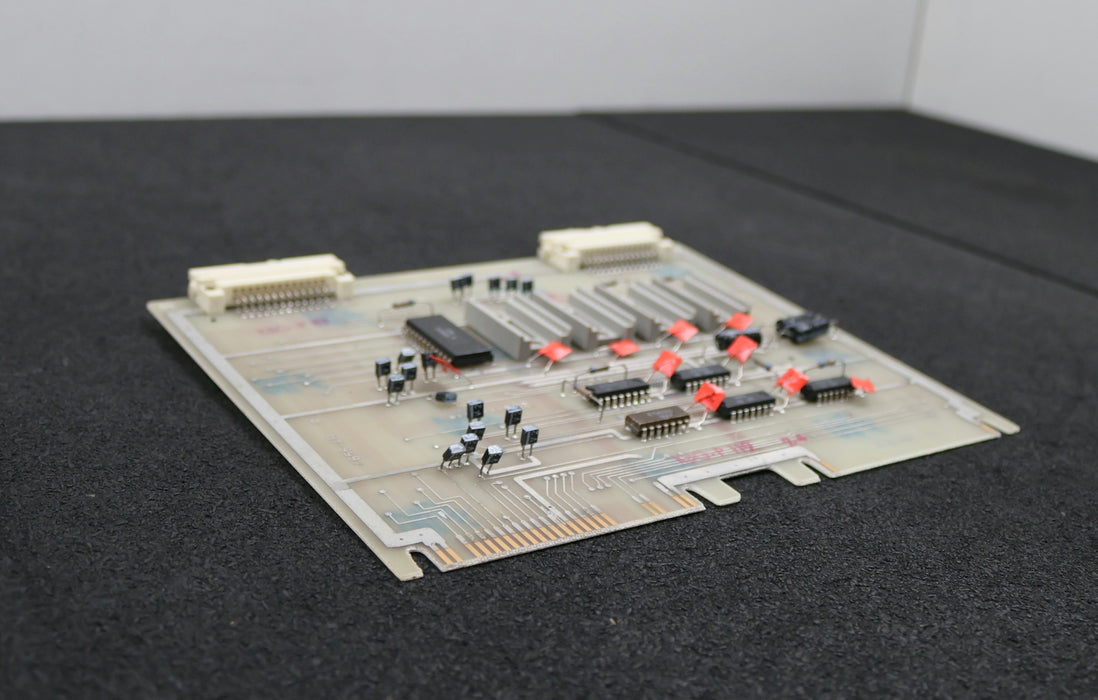 Bild des Artikels VEM-NUMERIK-RFT-DDR-Einschubplatine-413784-2-RFT-54988-Beschriftung-4656-4