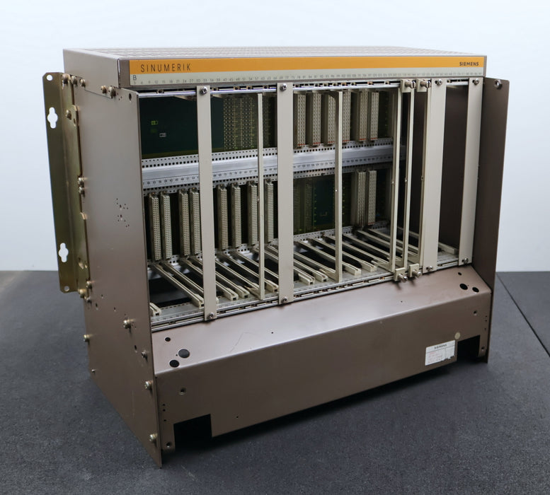 Bild des Artikels SIEMENS-SINUMERIK-3M-Rack-6FC3451-0FA-Z-24VDC-100W-ohne-Steuerkarten-gebraucht