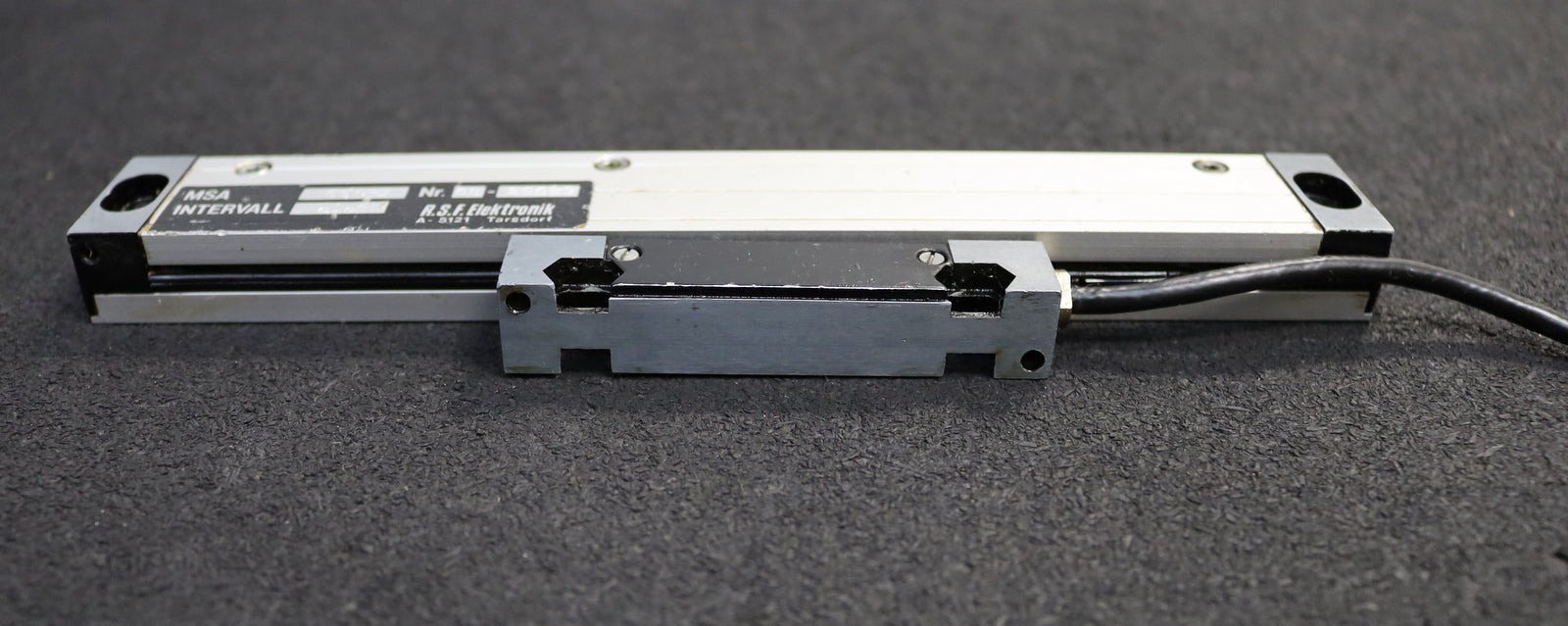 Bild des Artikels R.S.F.-ELEKTRONIK-Linearmassstab-665RI-Intervall-0,02R-Verfahrbereich-120mm