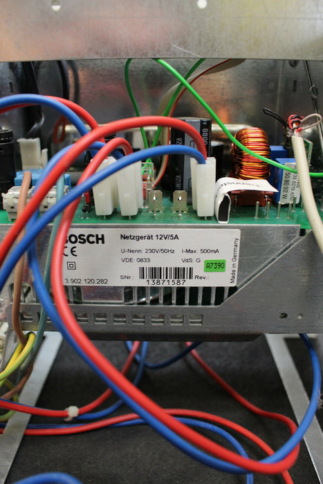 BOSCH Netzgerät UEV 1000 3.902.120.282 12V/5A U-Nenn=230V/50Hz I-Max.=500mA