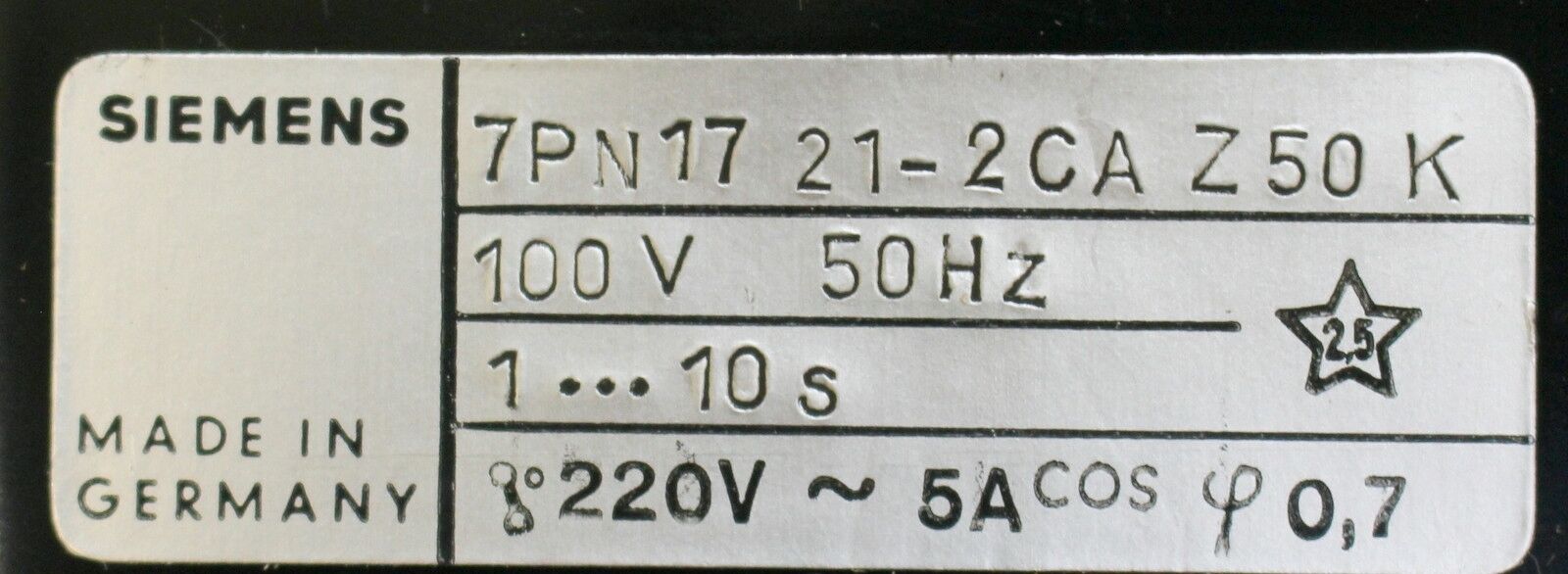 SIEMENS Motorisches Zeitrelais 7PN1721-2CA 100VAC 1-10S ansprechverzögert