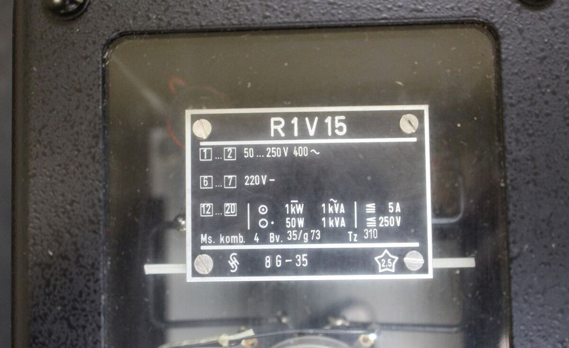 SIEMENS Spannungsrelais Typ: R1V15 - Nennspannung: 220VDC