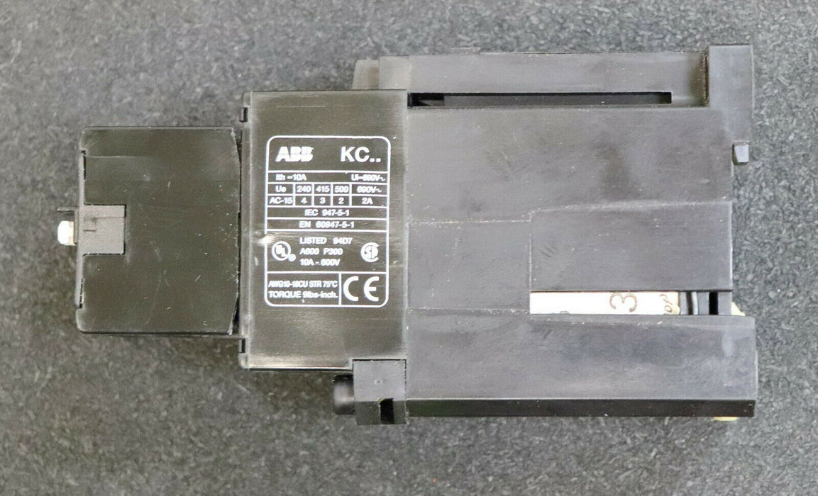 ABB Hilfsschütz KC44E Spule 60VDC Ith=10A Ie=4A-240V AC-15 FPH1423001R0443