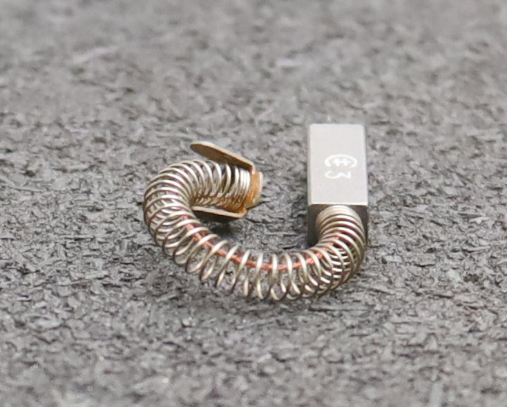 Bild des Artikels 4x-Kleinkohlebürste-5x4x16mm-(t-x-a-x-r)-mit-Kabel,-Feder,-Bügel-Kabellänge-30mm