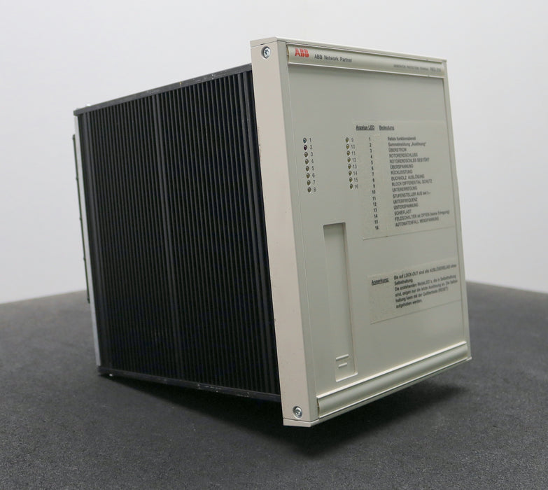 Bild des Artikels ABB-Generatorschutzklemme-generator-protection-terminal-REG-316-1MRK000809-EA