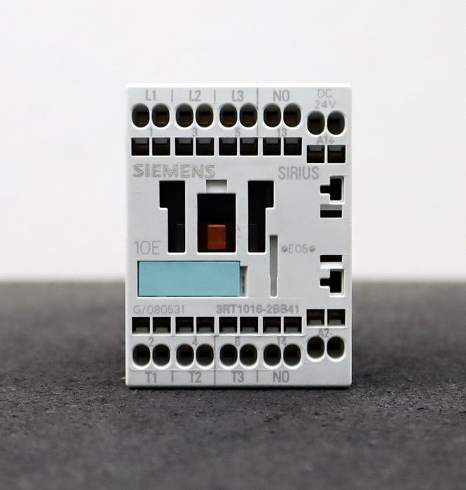 Bild des Artikels SIEMENS-Leistungsschütz-SIRIUS-3RT1016-2BB41-24V-AC-3-4kW-400V-unbenutzt-in-OVP