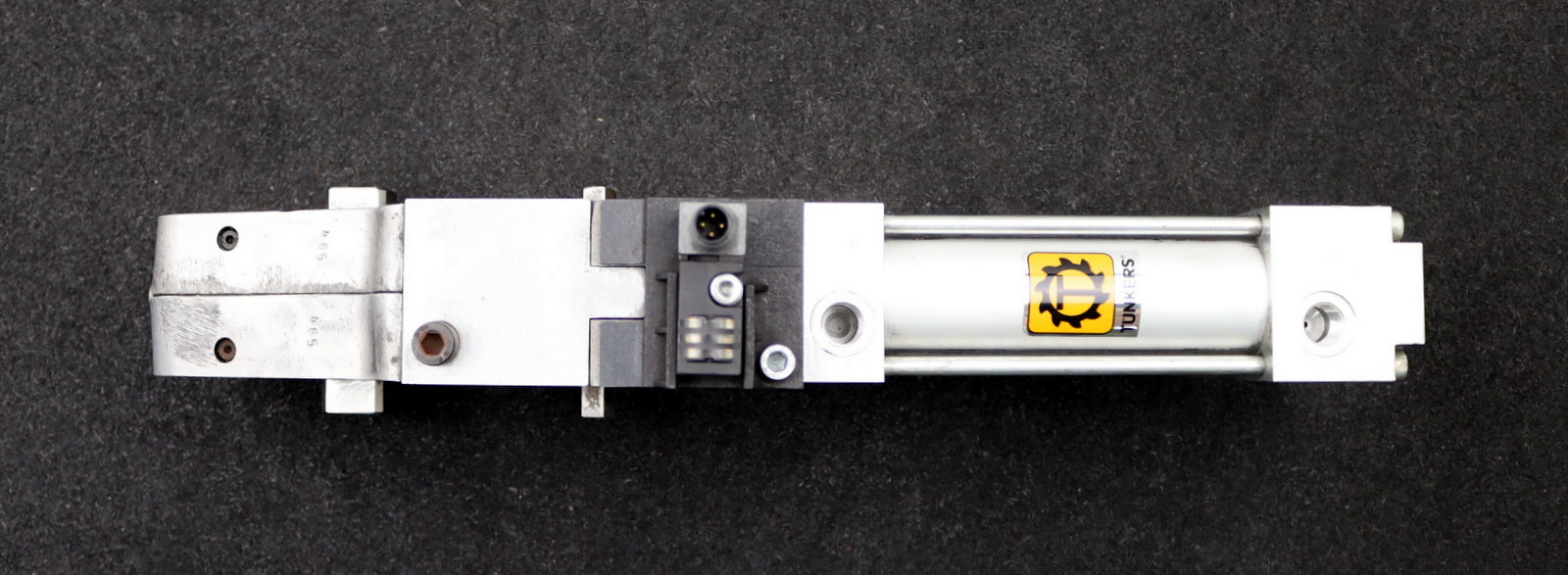 Bild des Artikels TÜNKERS-Vario-Spanner-ohne-Spannarm-V-63.1-Z-A40-T12-120°-KolbenØ-63mm-unbenutzt