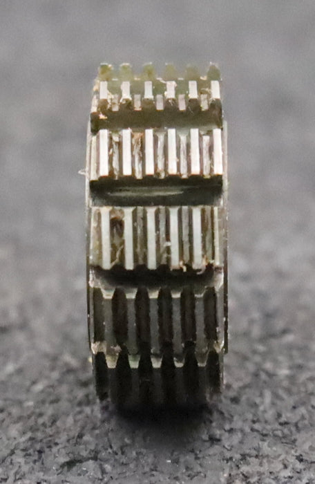 Bild des Artikels DOLD-Zahnrad-Wälzfräser-gear-hob-m=0,5-15°-EGW-1°10'-Stg-Ø25x10xØ8mm