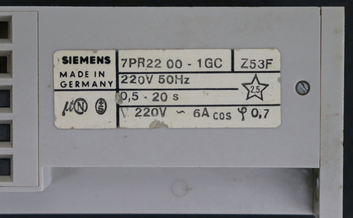 Bild des Artikels SIEMENS-Zeitrelais-7PR2200-1GC-0,5-20sec-220VAC-6A-50Hz-gebraucht