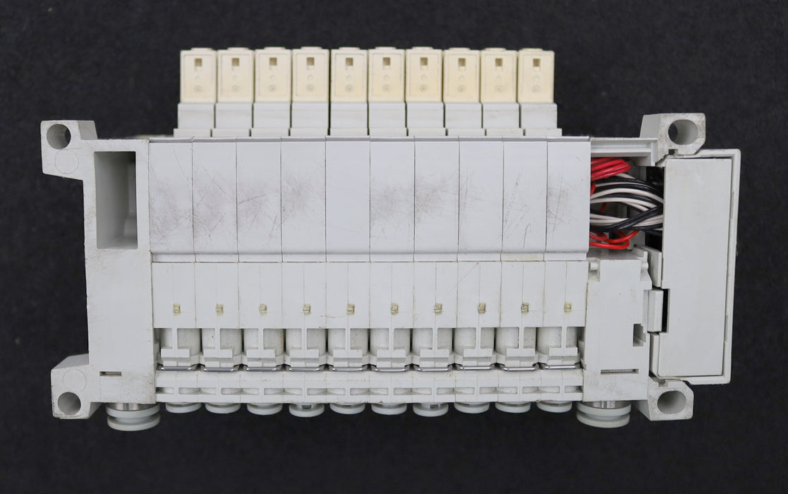 Bild des Artikels SMC-Magnetventil-Insel-V101364-mit-10x-VQ1100N-5-Q-0.1~0.7MPa-gebraucht