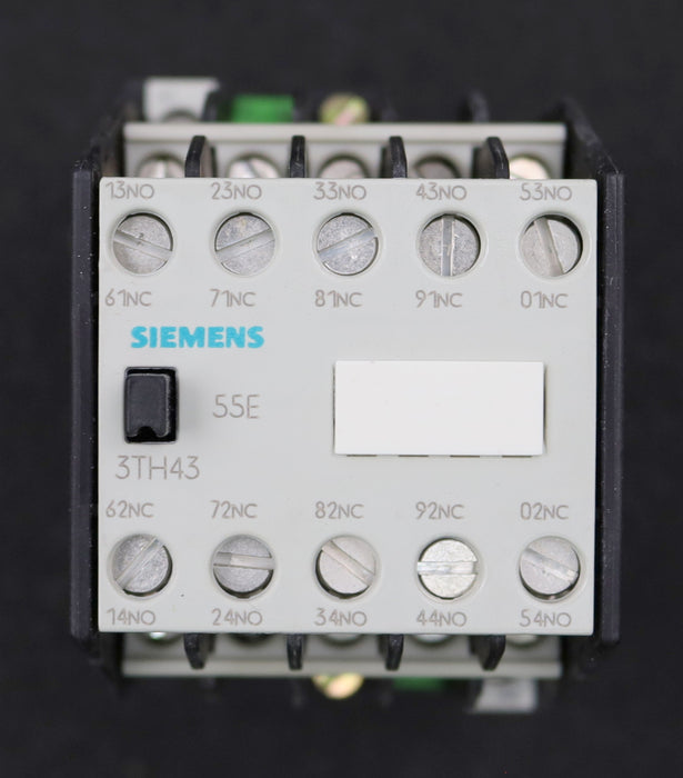 Bild des Artikels SIEMENS-Hilfsschütz-3TH4355-0AG2-Spulenspannung-110V-50/60Hz-unbenutzt-in-OVP