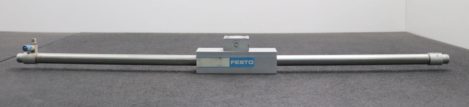 Bild des Artikels FESTO-Linear-Antrieb-DGO-16-500-PPV-A-B-Mat.-Nr.-15222-doppeltwirkend-Hub-500mm